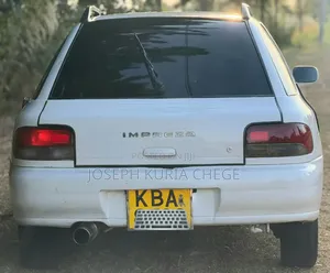 Subaru Impreza 2000 White