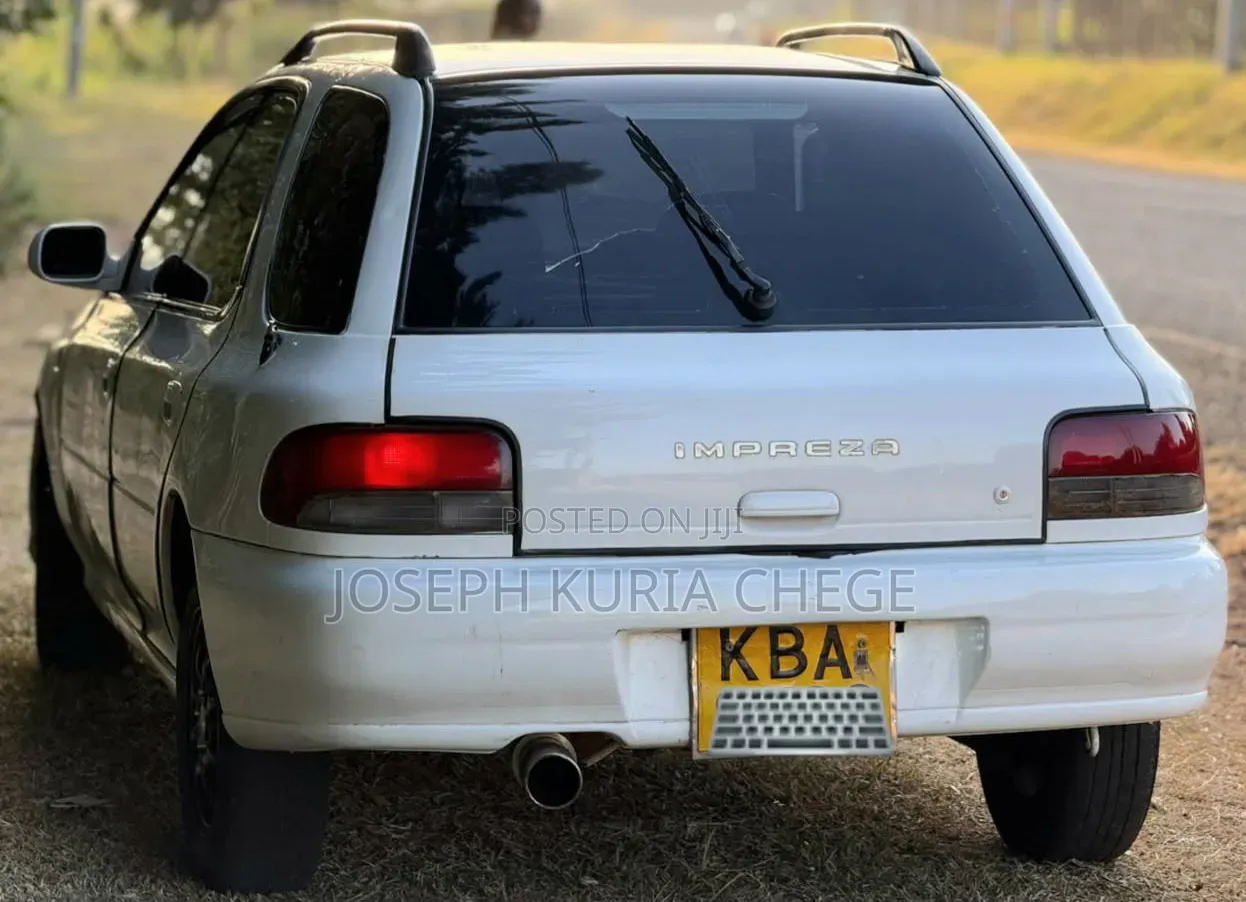Subaru Impreza 2000 White