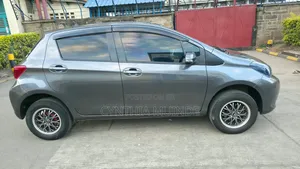 Toyota Vitz 2015 Gray