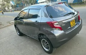 Toyota Vitz 2015 Gray
