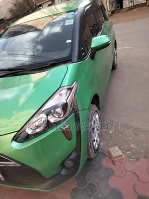 Toyota Sienta 2018 Green