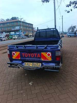 Toyota Hilux 2.5 Cab 2005 Blue