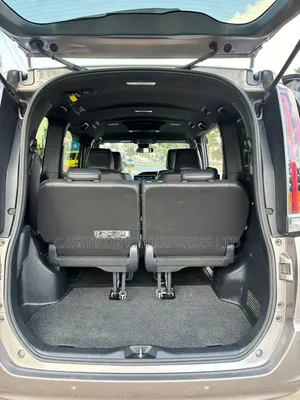 Toyota Esquire 2019 Gray