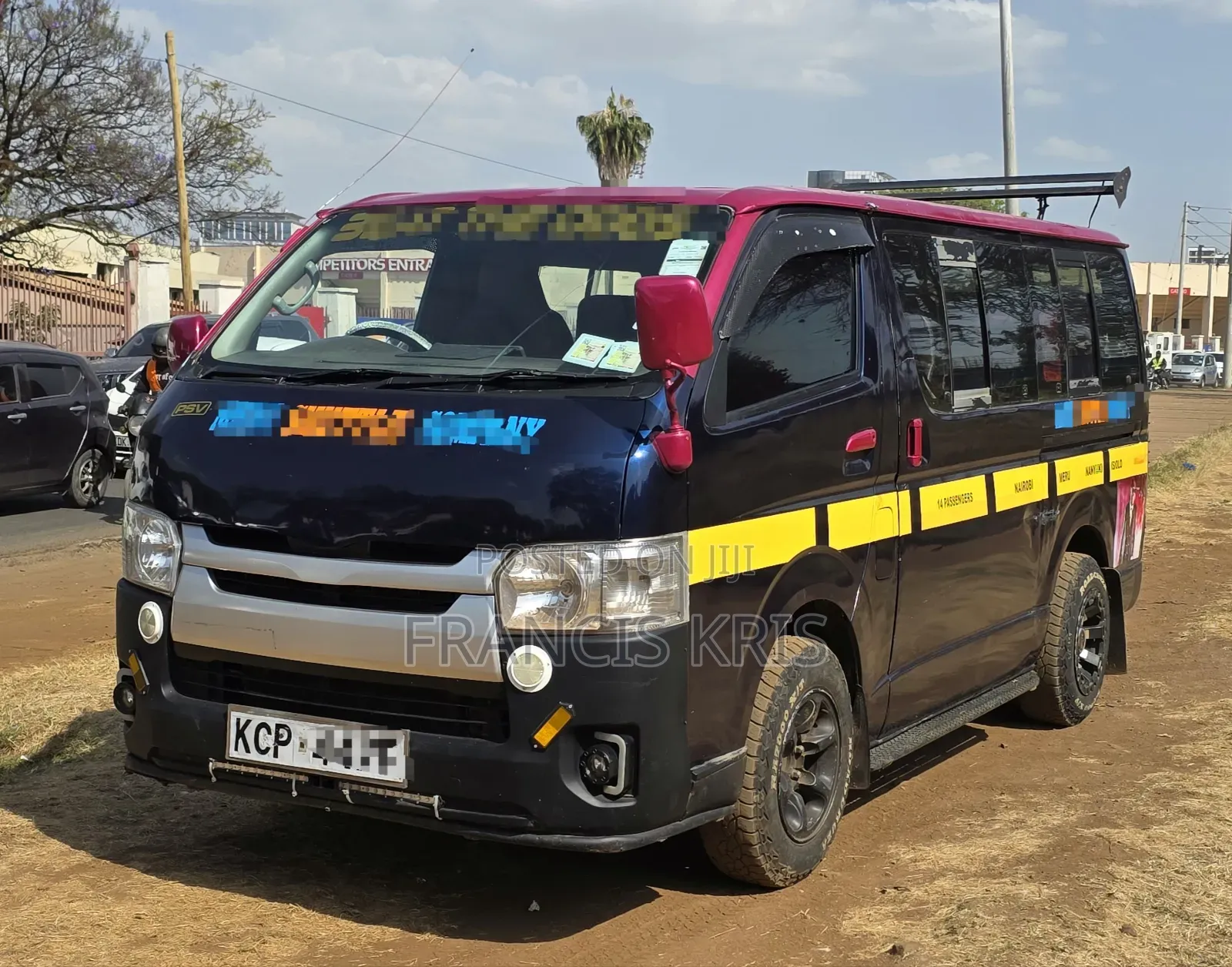 Toyota HiAce 2010 Blue