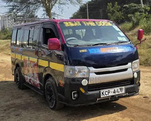 Toyota HiAce 2010 Blue
