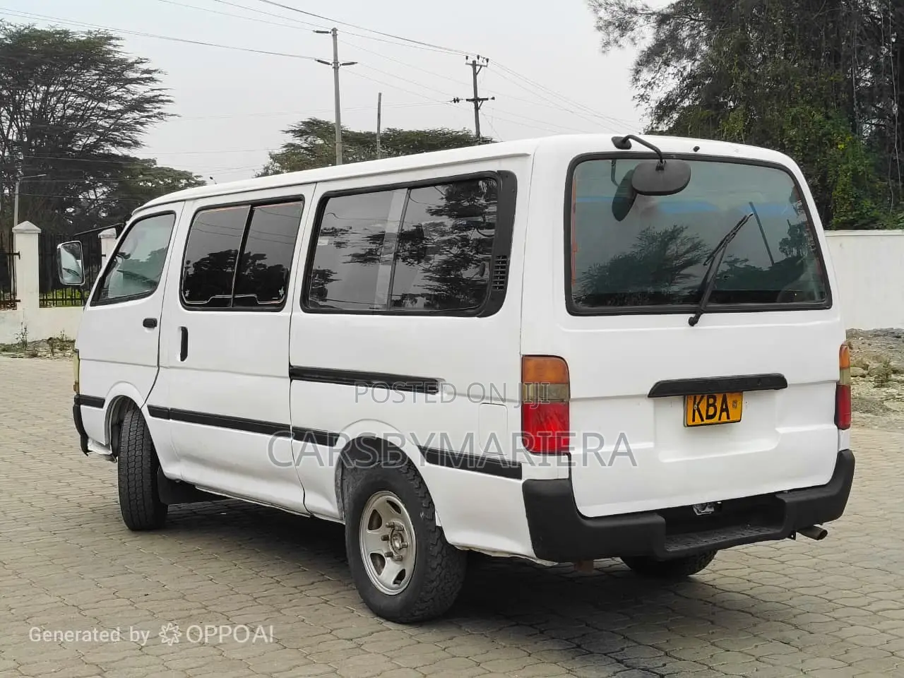 Toyota HiAce 2000 White