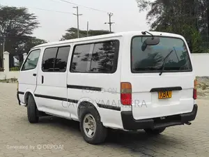 Toyota HiAce 2000 White