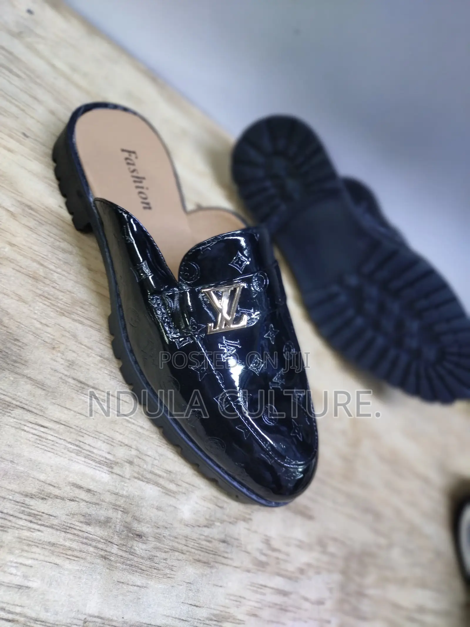Louis Vuitton Classic Mules