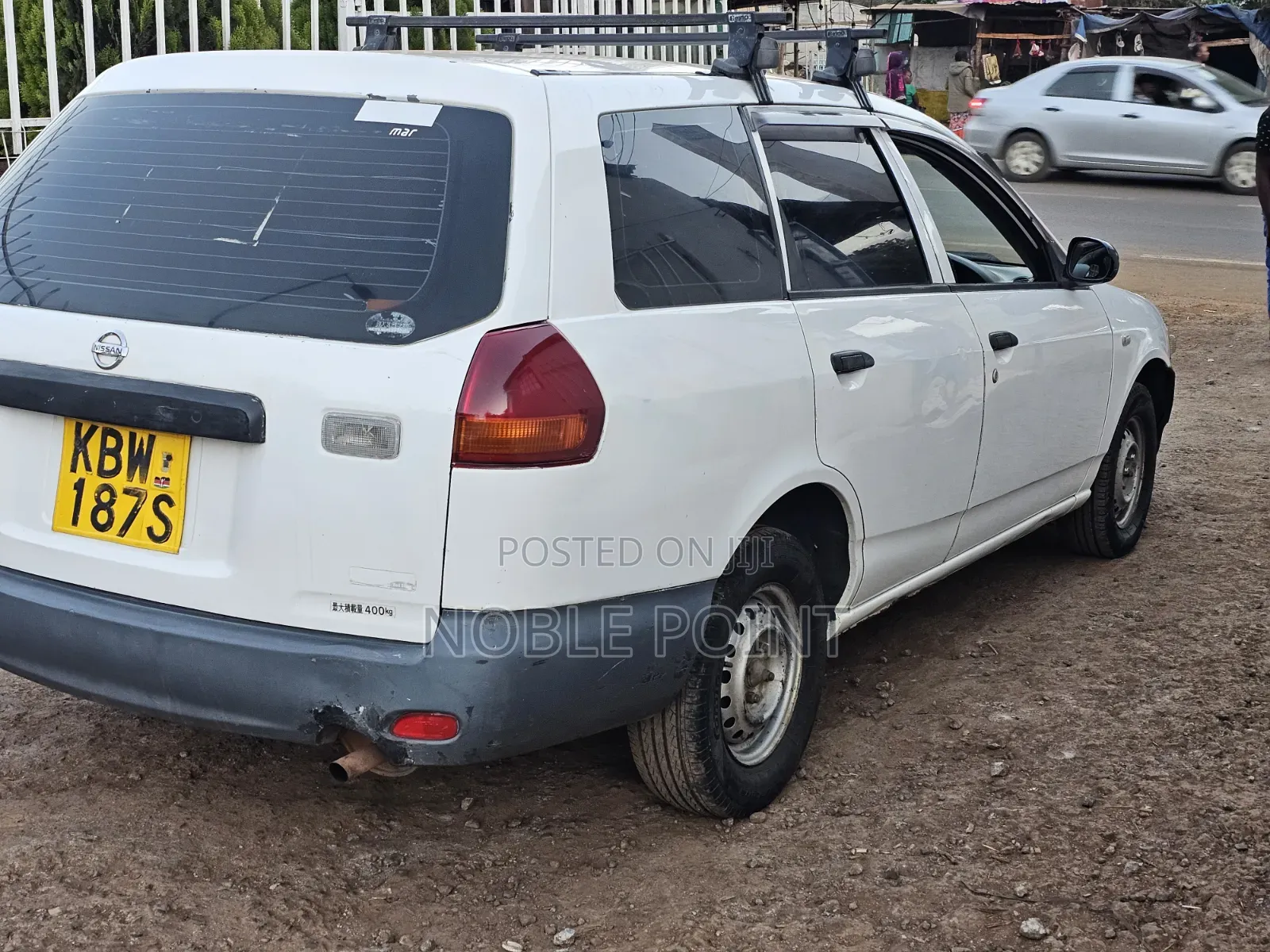 Nissan Advan 2002 White