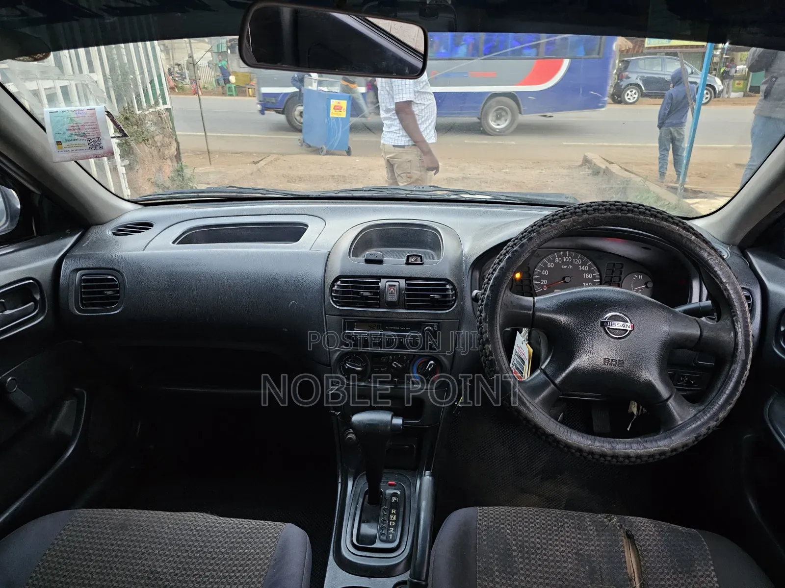 Nissan Advan 2002 White