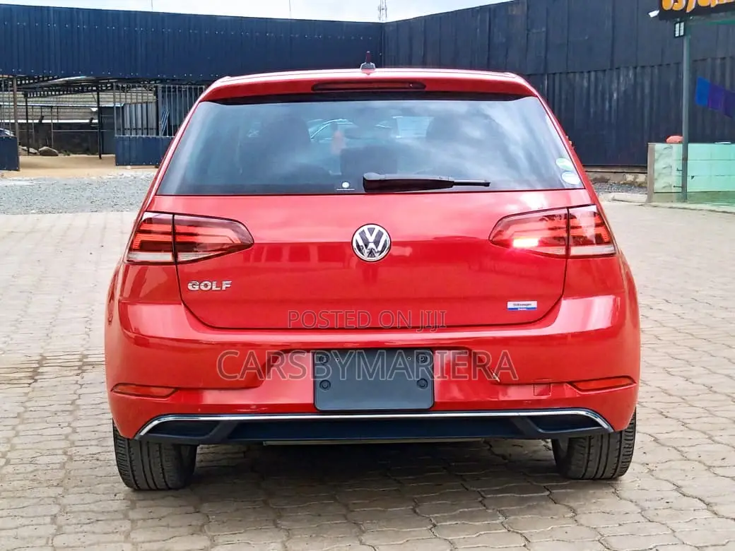 Volkswagen Golf TSI S FWD 2018 Red