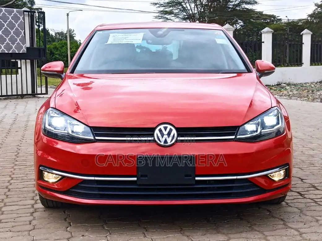 Volkswagen Golf TSI S FWD 2018 Red