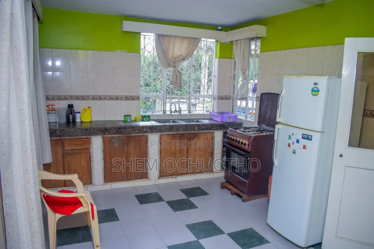 5bdrm Maisonette in Olenairi for sale