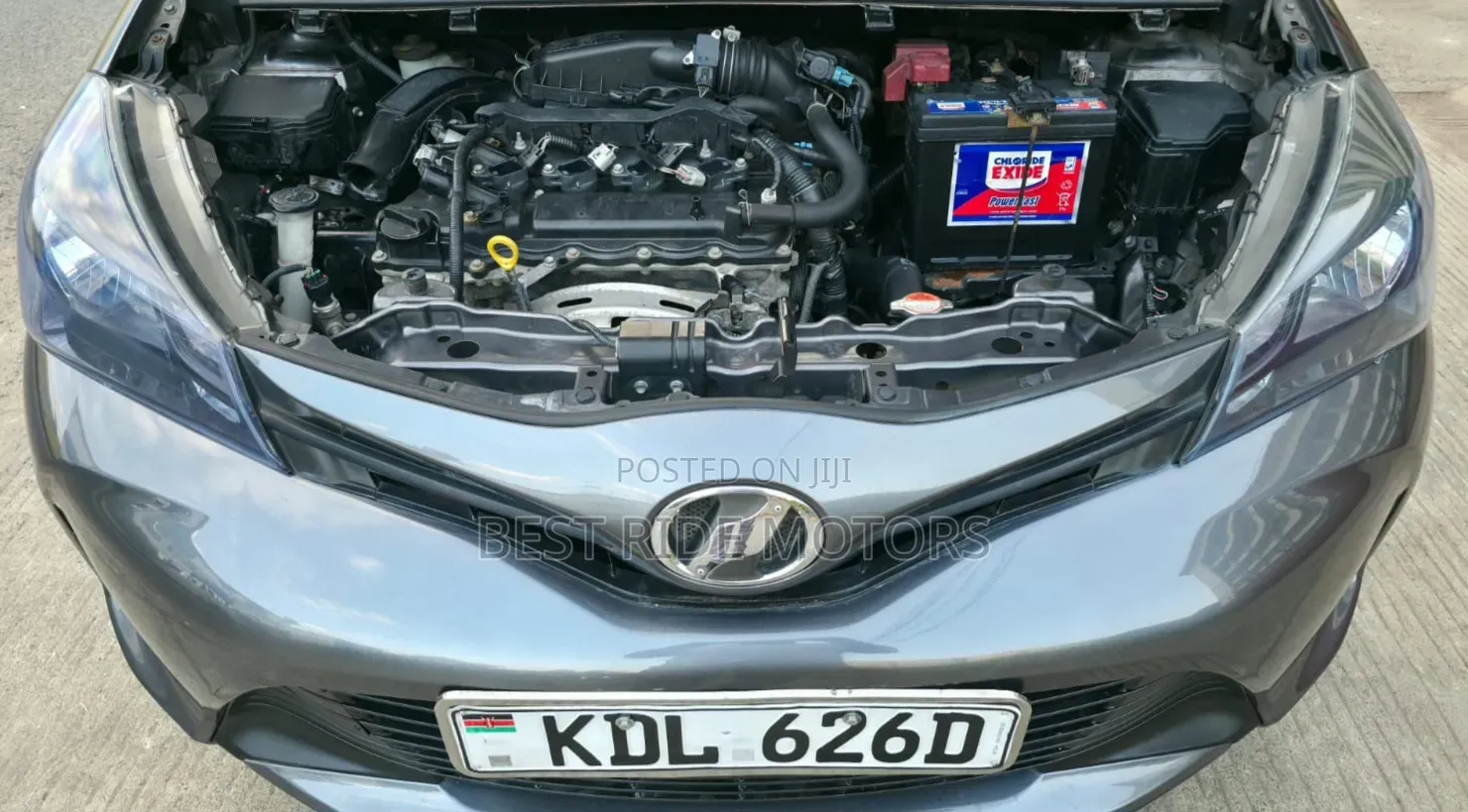 Toyota Vitz 1.3 FWD 5dr 2015 Gray