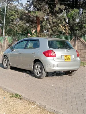 Toyota Auris 2010 Silver