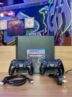 Ex Uk PlayStation 4 Slim + 2 Original Controller + Uncharted