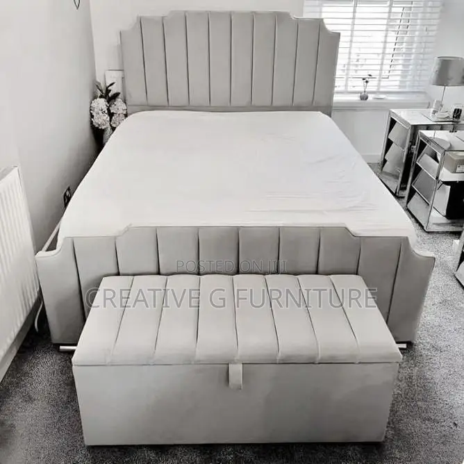 White 6x6 Bed With Ottoman