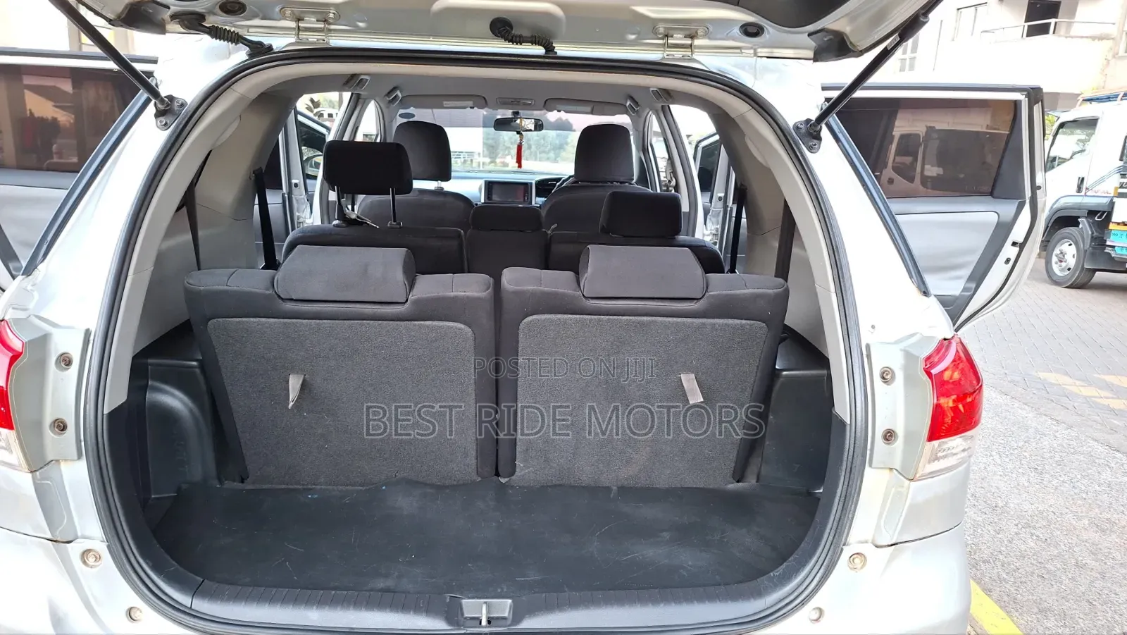 Toyota Wish 2013 Silver