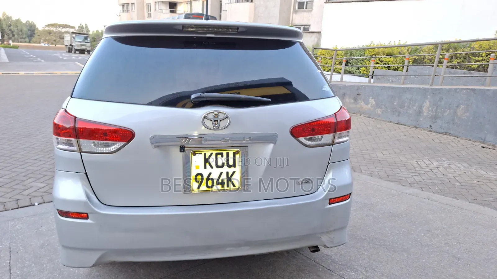 Toyota Wish 2013 Silver