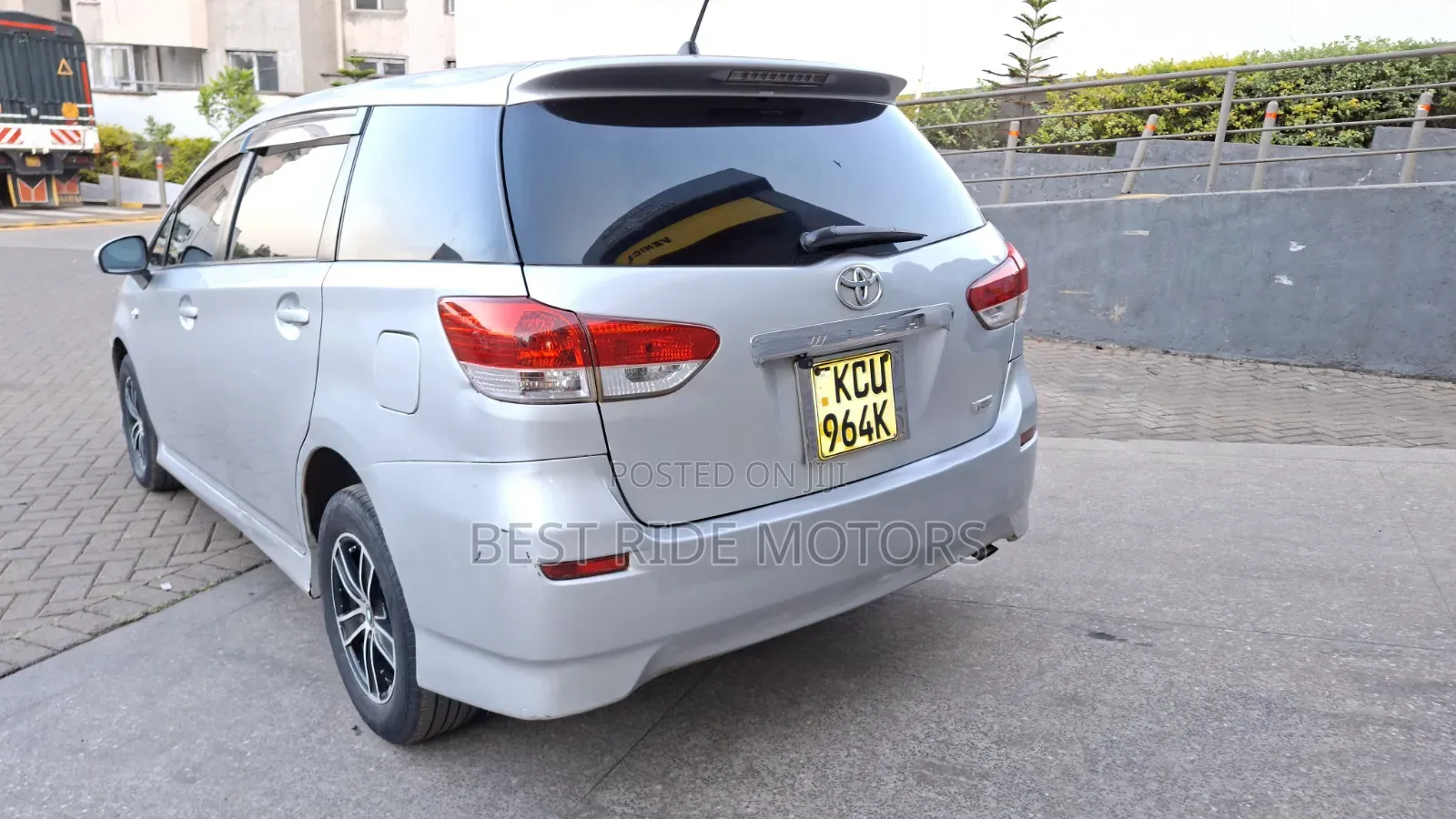 Toyota Wish 2013 Silver