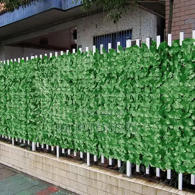 Stylish Artificial Privacy Fence Roll for Home and Business Use