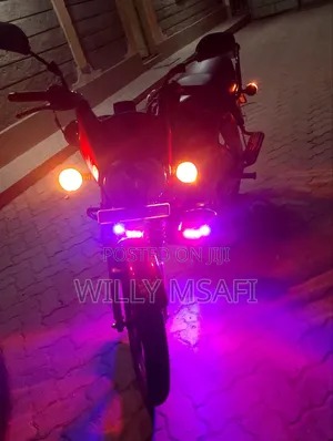TVS HLX 125 2022 Red