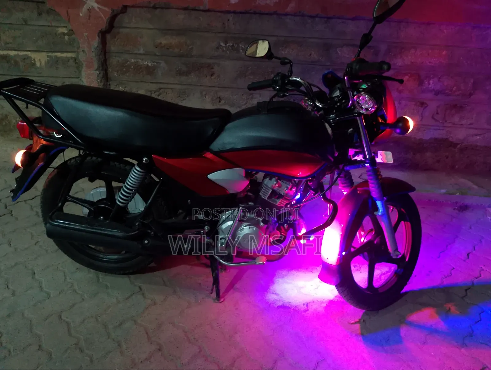 TVS HLX 125 2022 Red