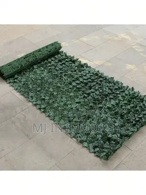 Dense Green Artificial Privacy Fence Roll for Compound Walls