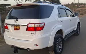 Toyota Fortuner 2005 White