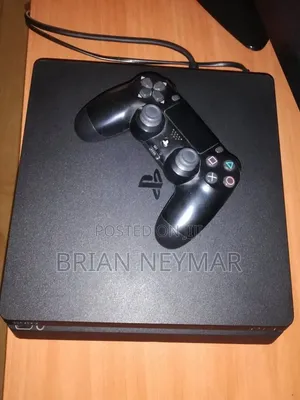 Play Station 4 Slim
