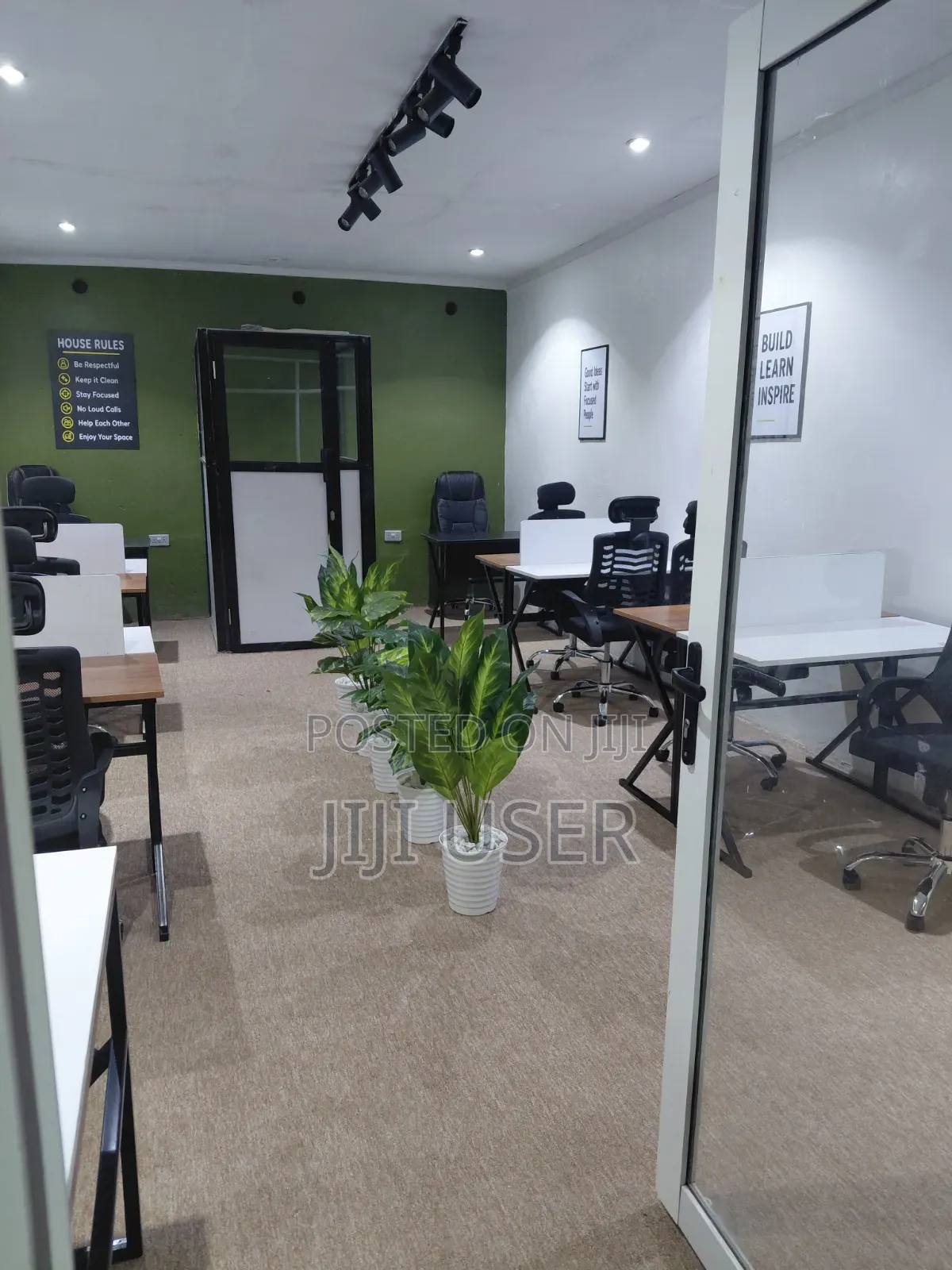 Pahali Pazuri Coworking Space Ruaka,Banana