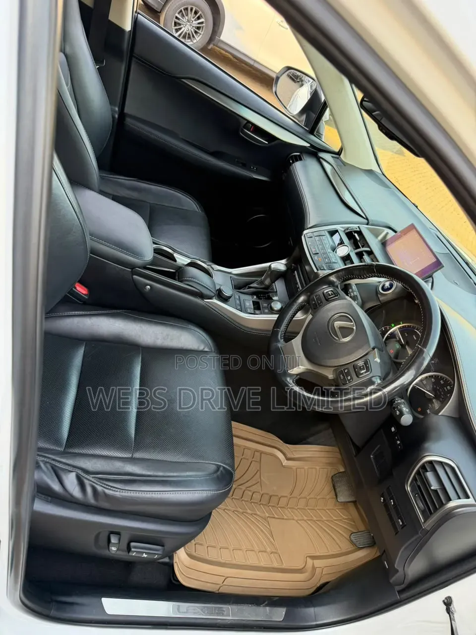 Lexus NX 2016 Pearl