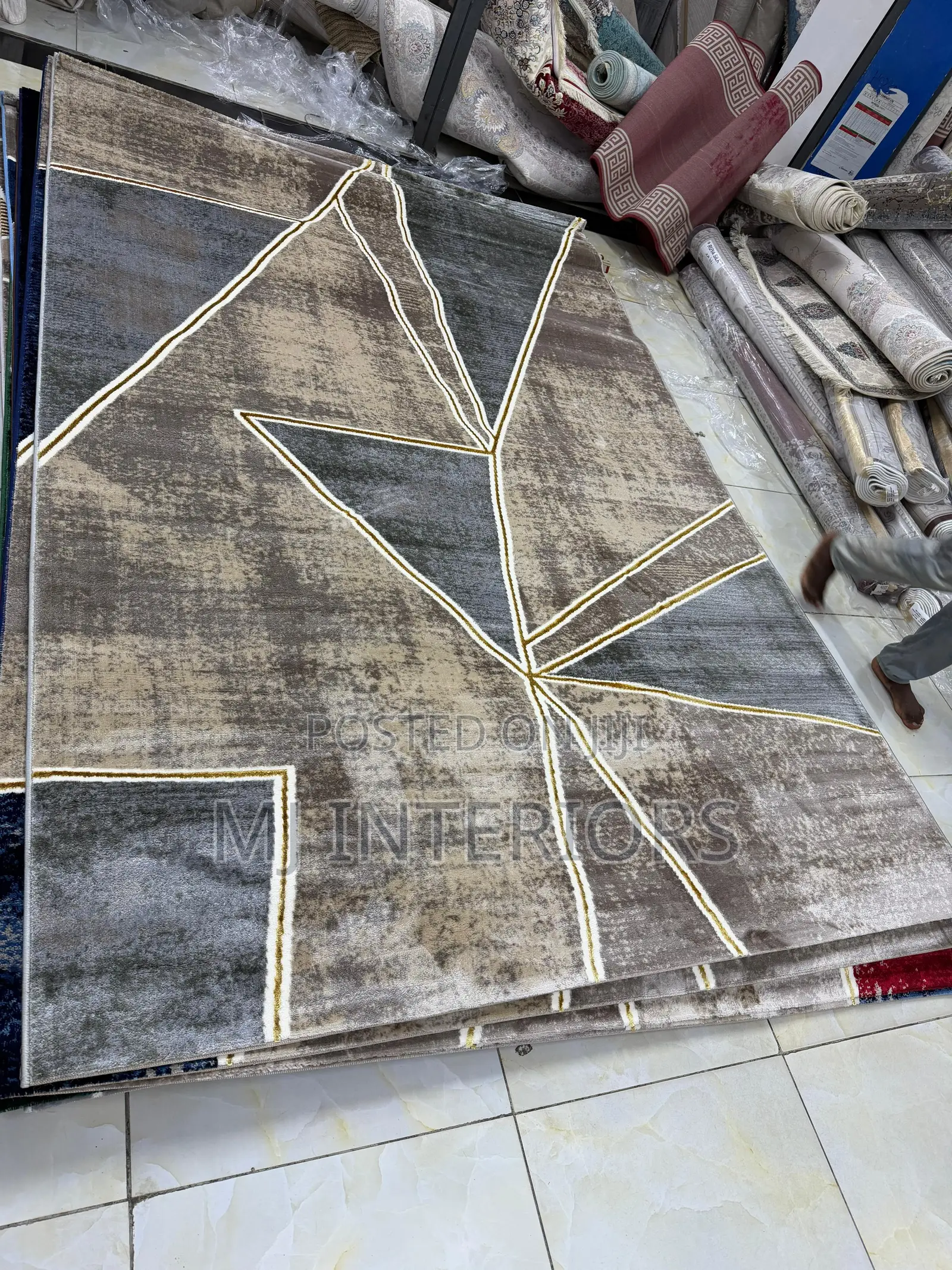 Modern Silk Carpets for Sale at Great Prices