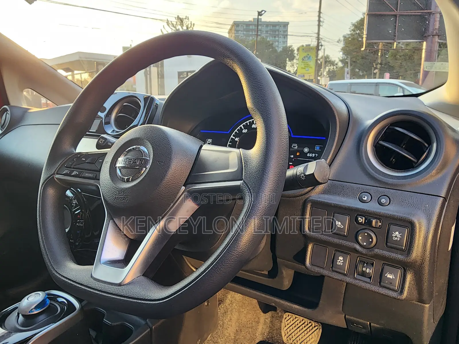 Nissan Note 1.2 Hybrid 2019 Red