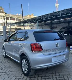 Volkswagen Polo 2014 Silver