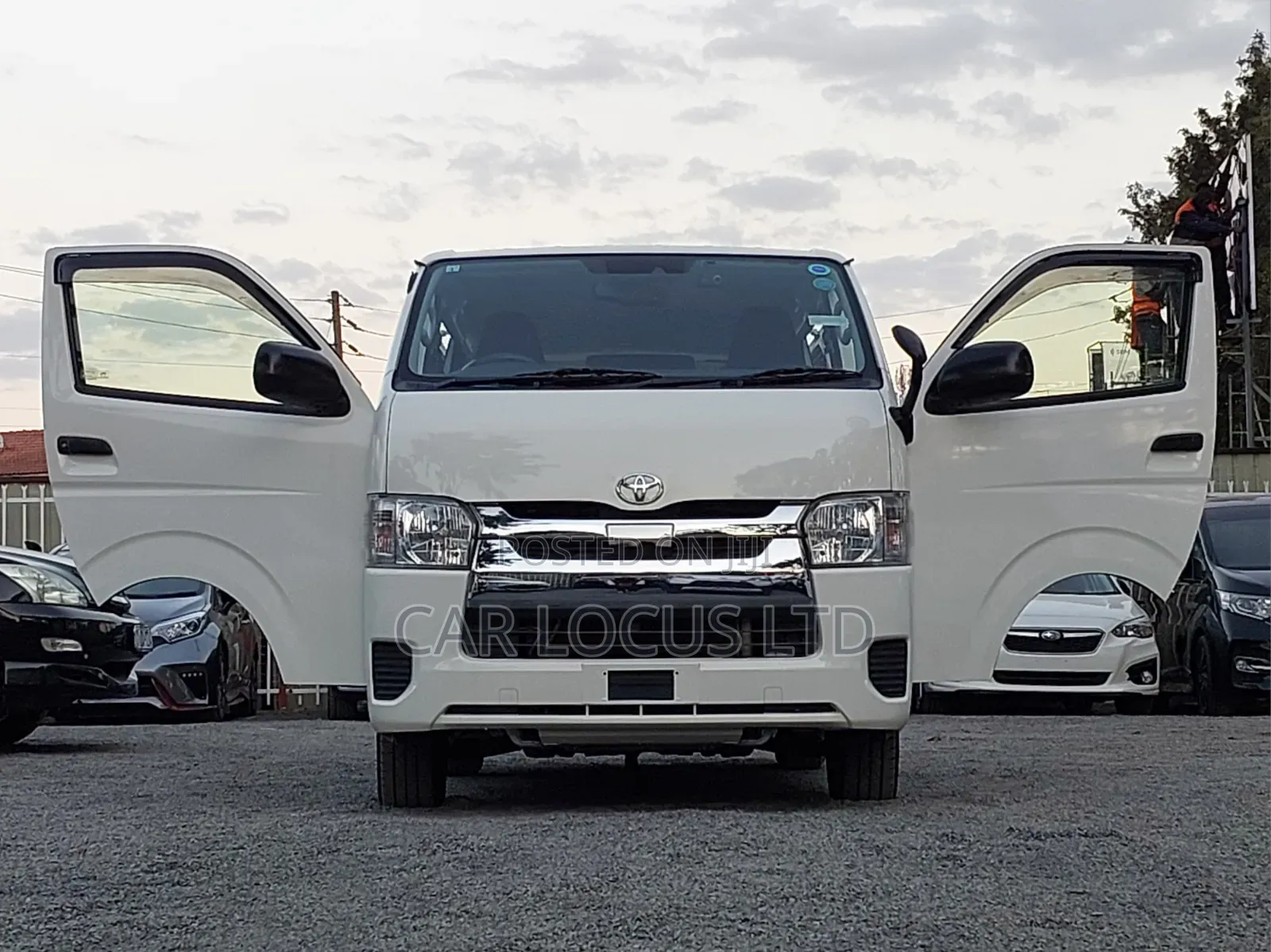 Toyota HiAce 2019 White