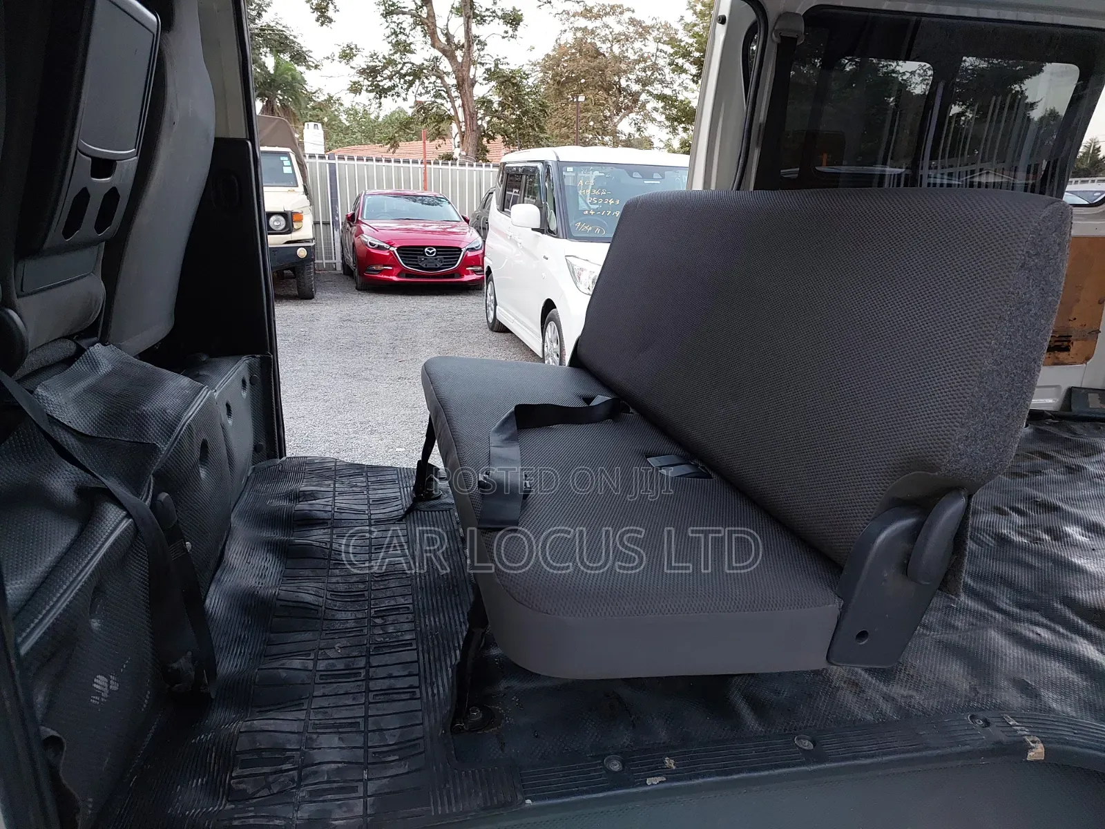 Toyota HiAce 2019 White