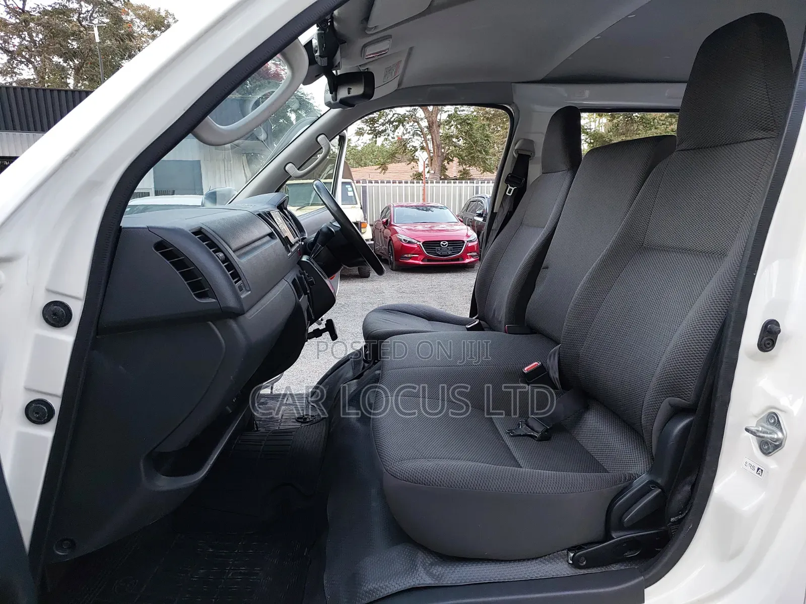Toyota HiAce 2019 White