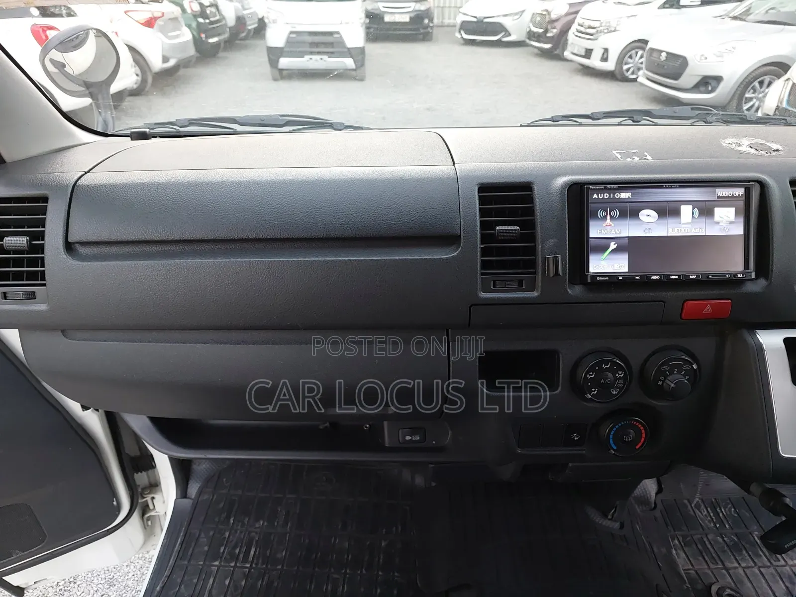Toyota HiAce 2019 White