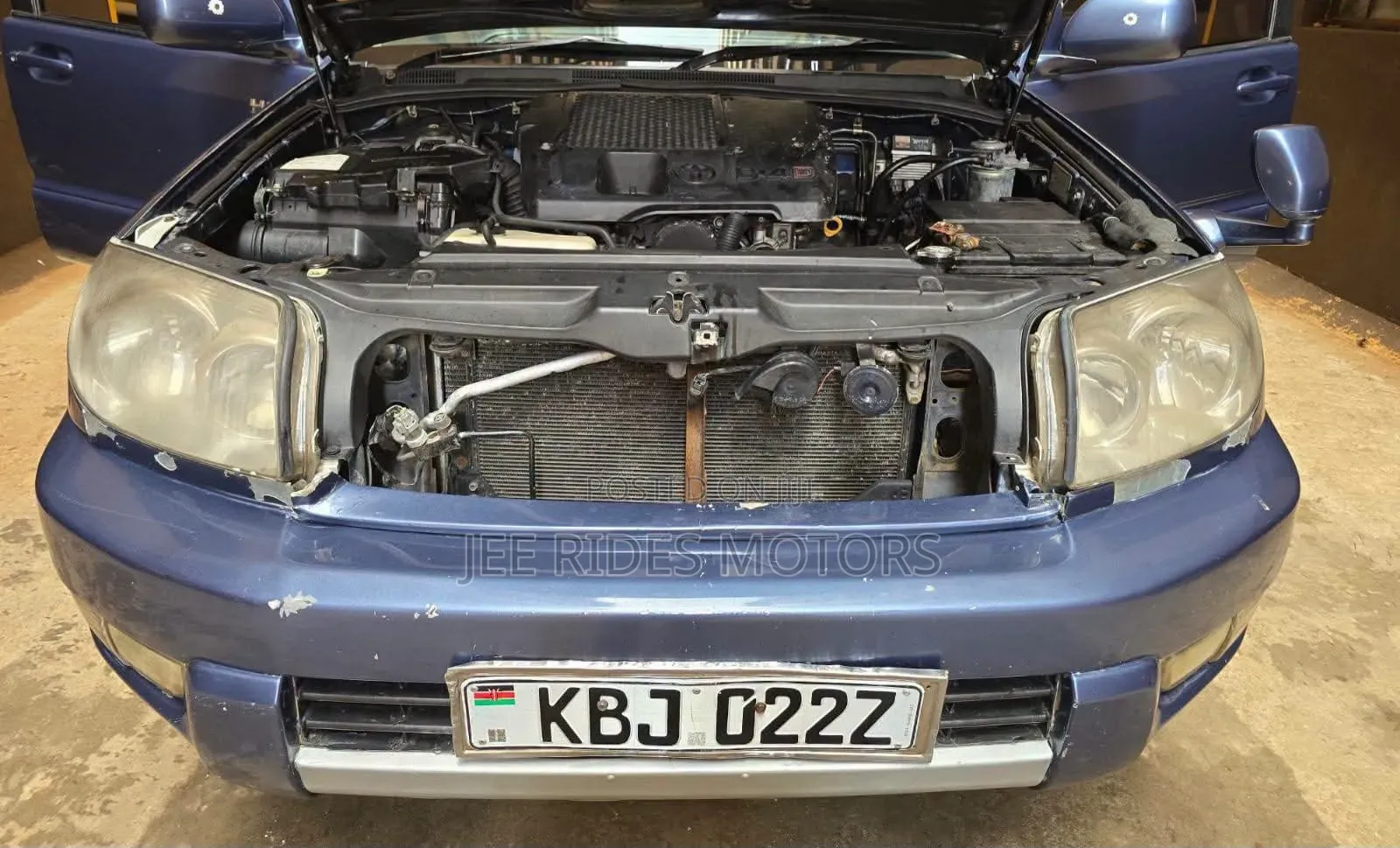 Toyota Hilux Surf 2002 Blue