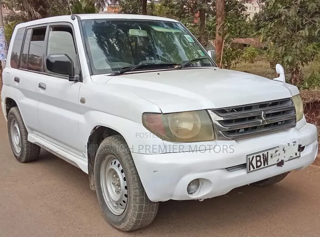 Mitsubishi Pajero 2005 White