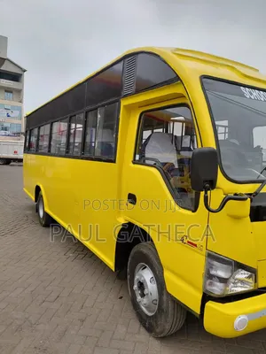 Isuzu NQR 2017 Yellow