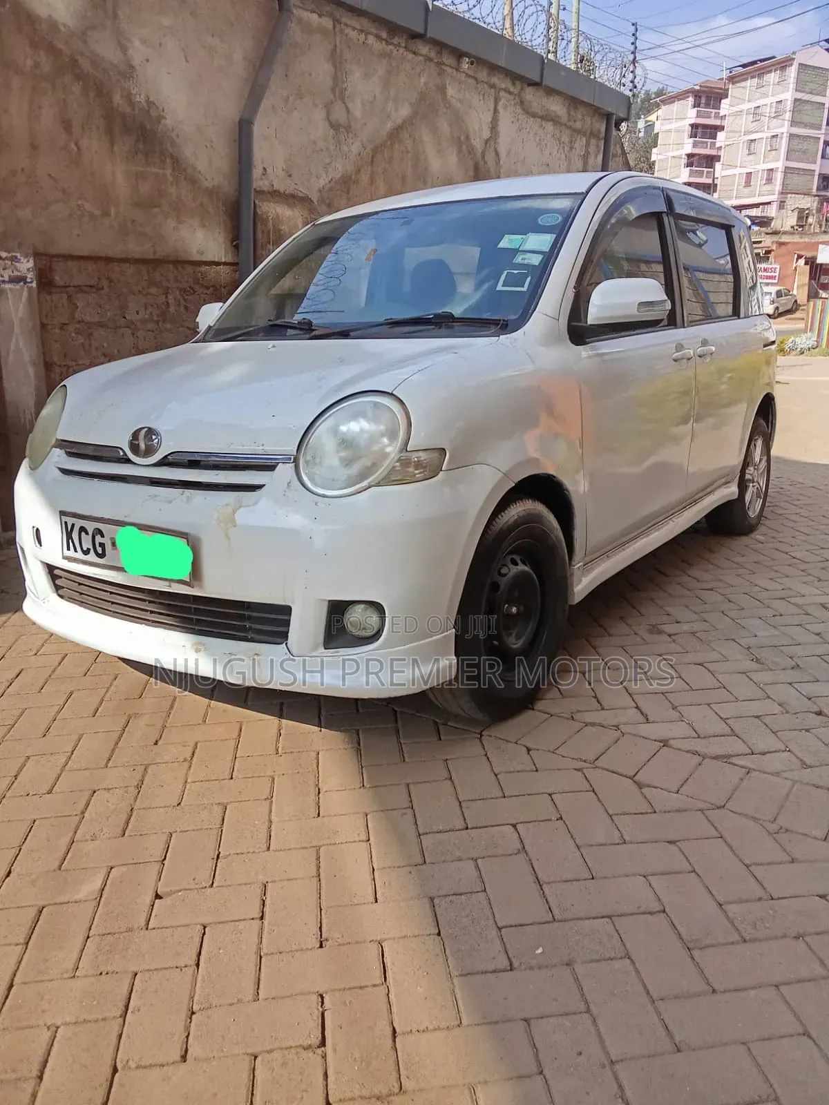 Toyota Sienta 2009 White