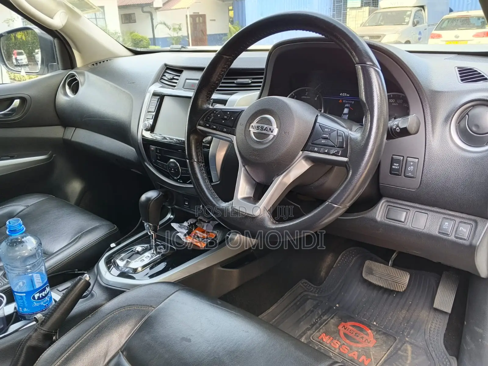 Nissan Navara 2021 White