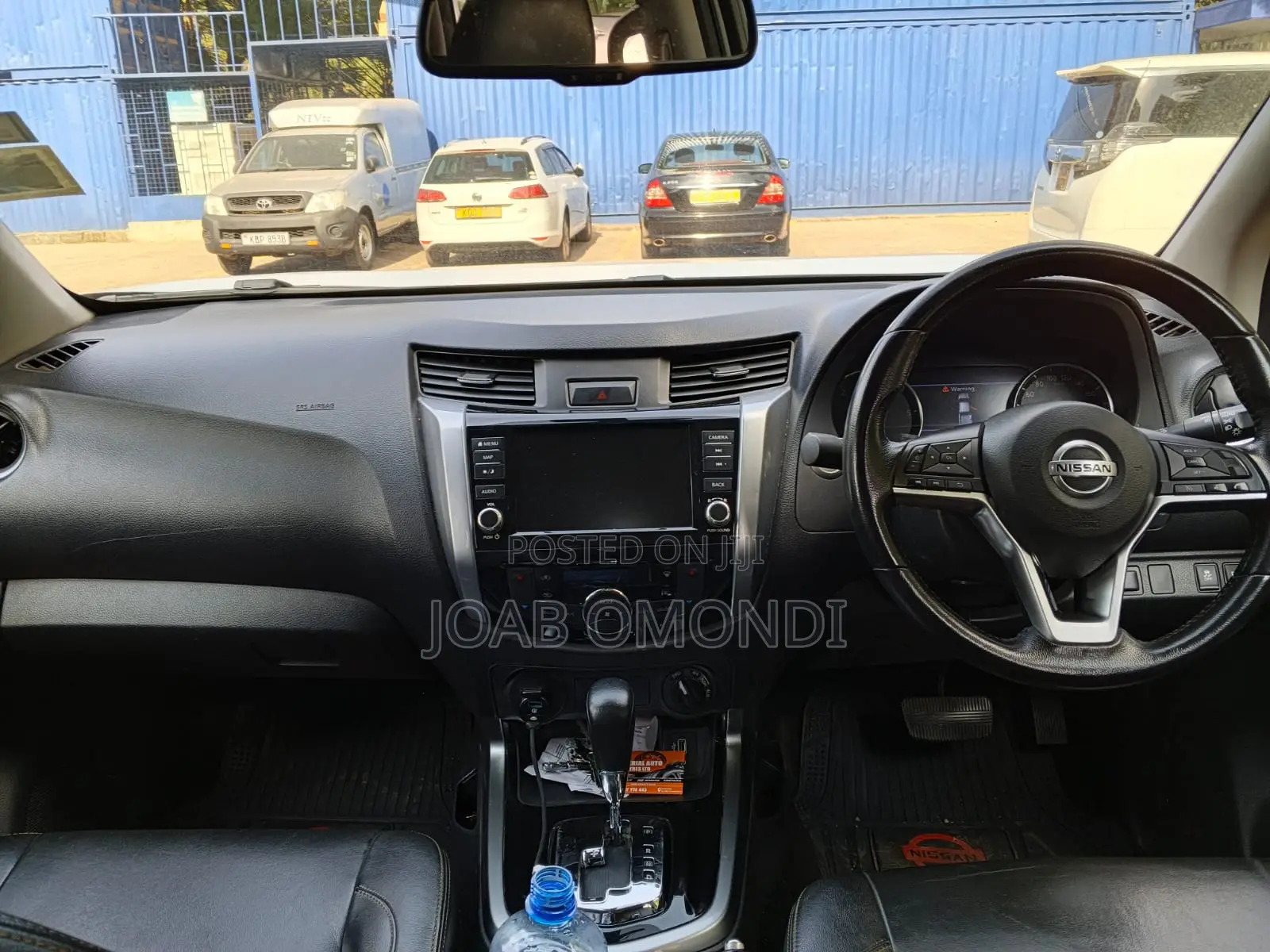 Nissan Navara 2021 White