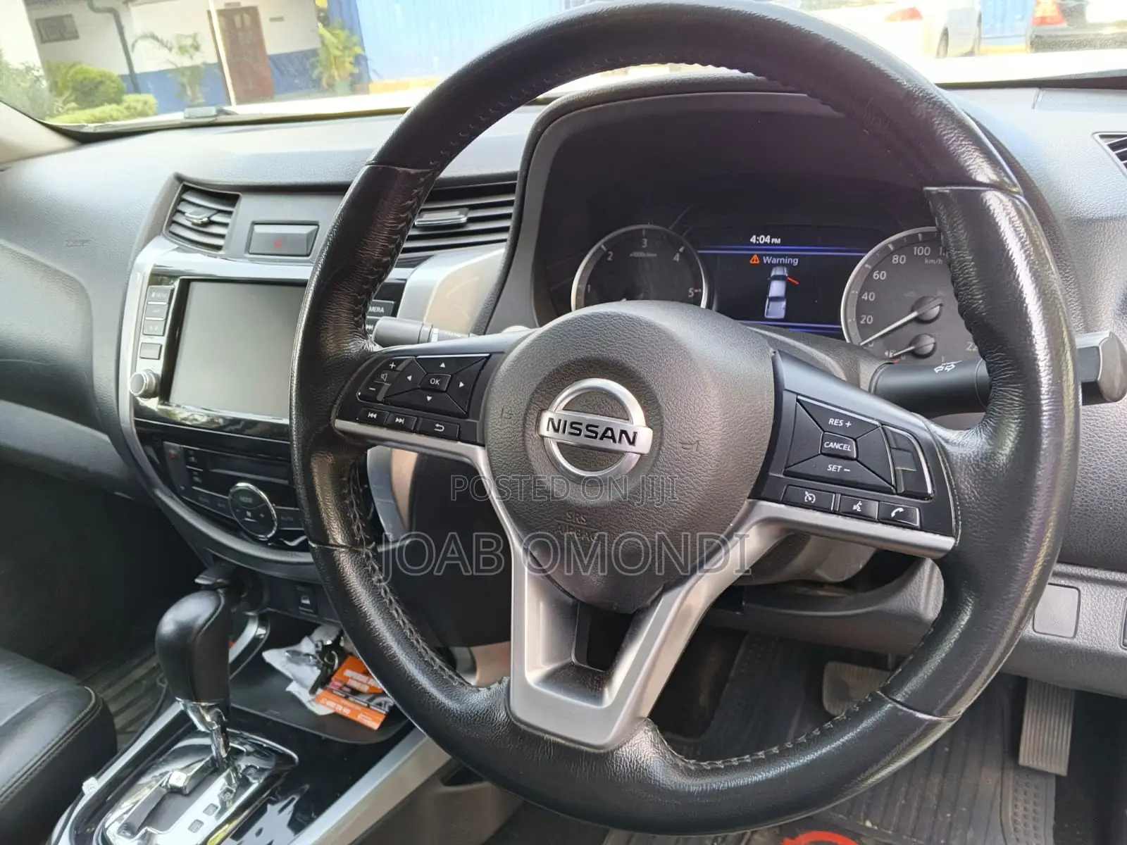 Nissan Navara 2021 White