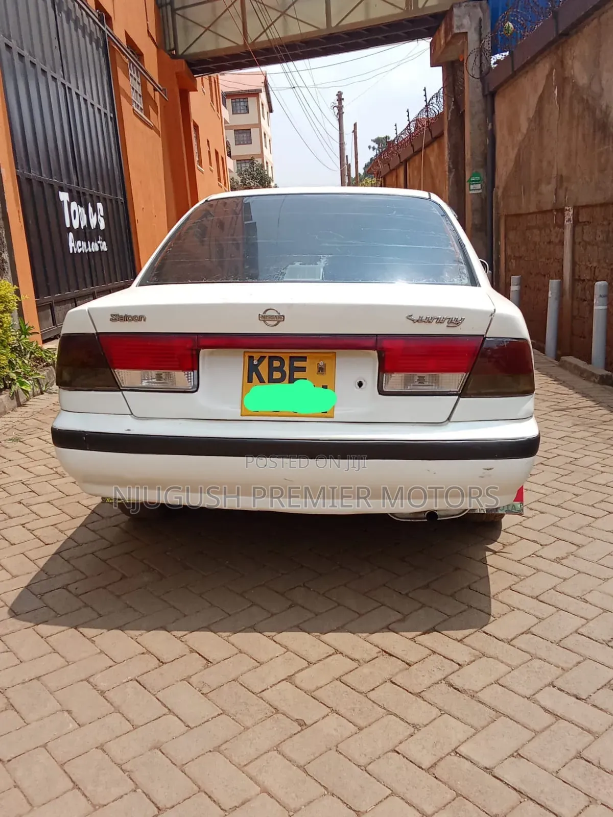Nissan Sunny 2002 White