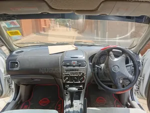 Nissan Sunny 2002 White