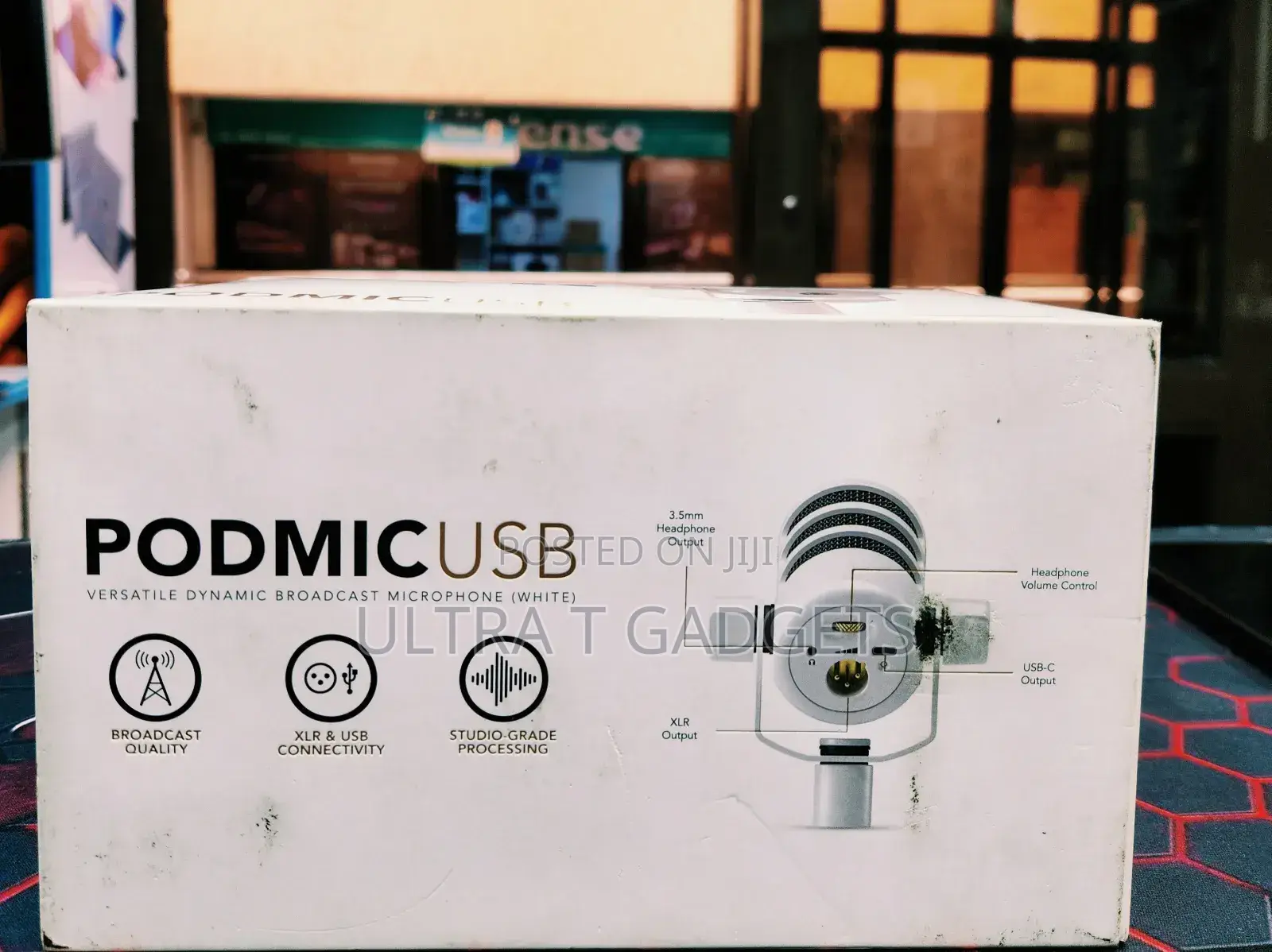 RØDE USB PodMic | Professional USB Microphone