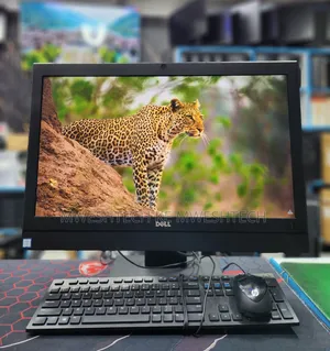 Desktop Computer Dell OptiPlex 7410 16GB Intel Core i5 SSD 256GB